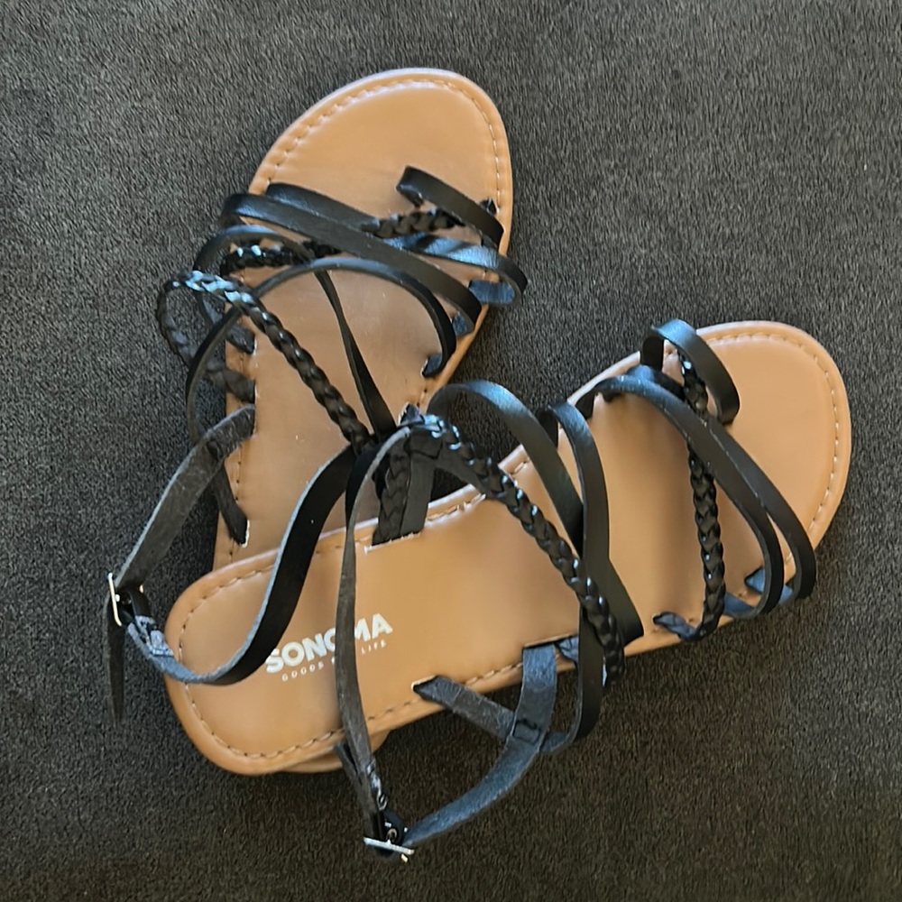 AZ style leather sandals.
